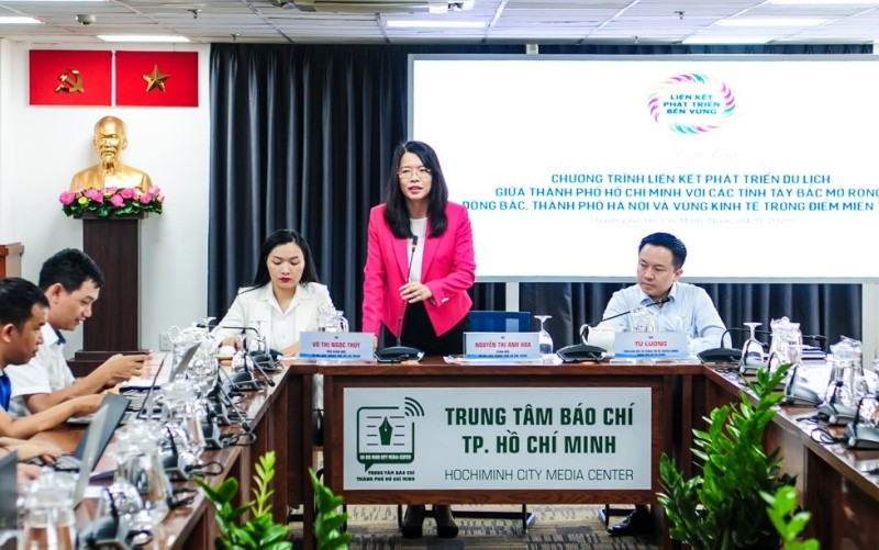 Lãnh đạo Sở Du Lịch TP Hồ Chí Minh thông tin thêm về nội dung các chương trình liên kết du lịch.