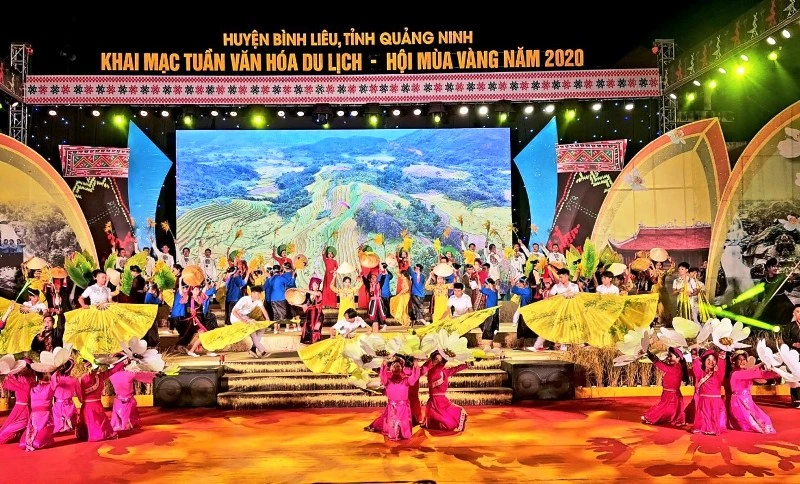 Chương trình nghệ thuật khai mạc Tuần Văn hóa, du lịch huyện Bình Liêu năm 2020.