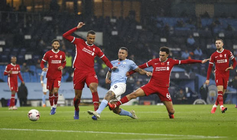Man City chia điểm với Liverpool trên sân Etihad