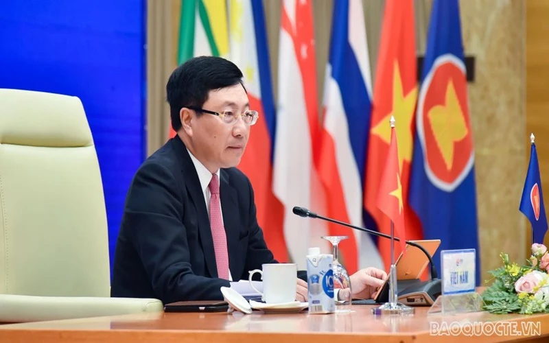 Phó Thủ tướng, Bộ trưởng Ngoại giao Phạm Bình Minh chủ trì Hội nghị Bộ trưởng Ngoại giao ASEAN. (Ảnh: Tuấn Anh)