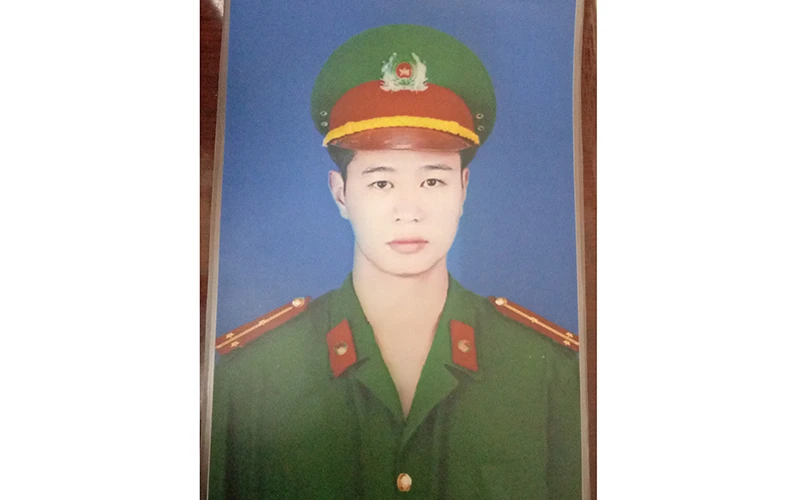 Thượng úy Nguyễn Tuấn Minh đã hy sinh khi làm nhiệm vụ.