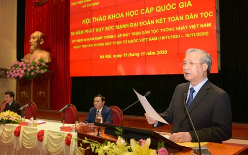 Đồng chí Trần Quốc Vượng, Ủy viên Bộ Chính trị, Thường trực Ban Bí thư phát biểu tại Hội thảo. Ảnh: Báo Biên phòng.