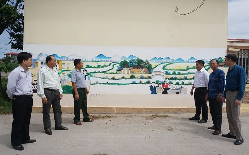 Nhiều thôn NTM ở Bắc Giang được gọi là “thôn tranh” khi đường làng, ngõ xóm xuất hiện những bức tranh tường. 