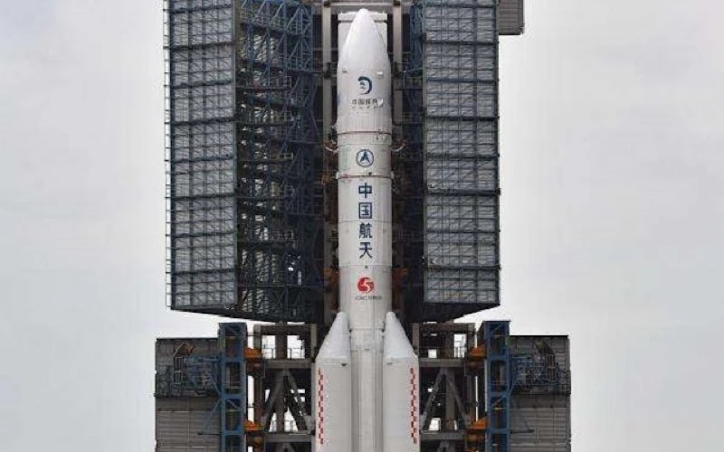 Tên lửa Trường Chinh 5-Y5 trên bệ phóng. (Ảnh: Tân Hoa xã)