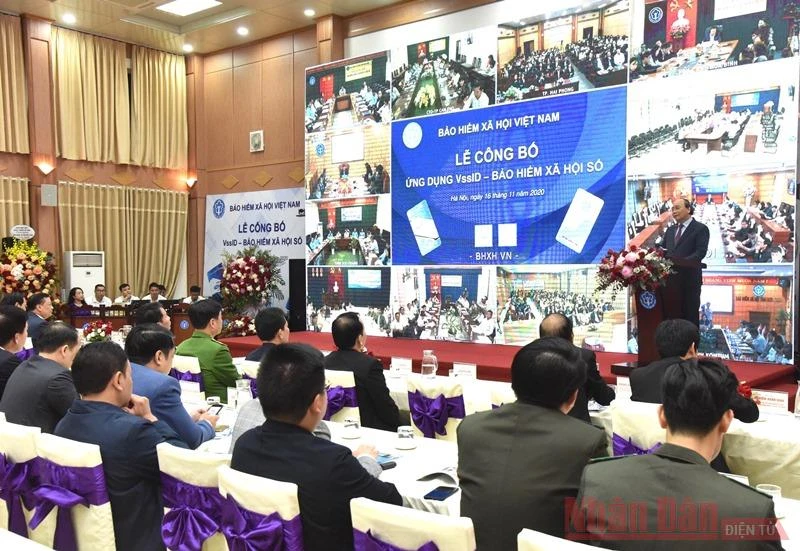 Thủ tướng Nguyễn Xuân Phúc dự lễ công bố ứng dụng "VssID - Bảo hiểm xã hội số" (Ảnh: Trần Hải).