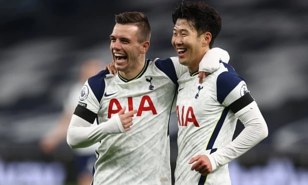 Son Heung-Min (phải) và Lo Celso cùng ghi bàn cho Tottenham.