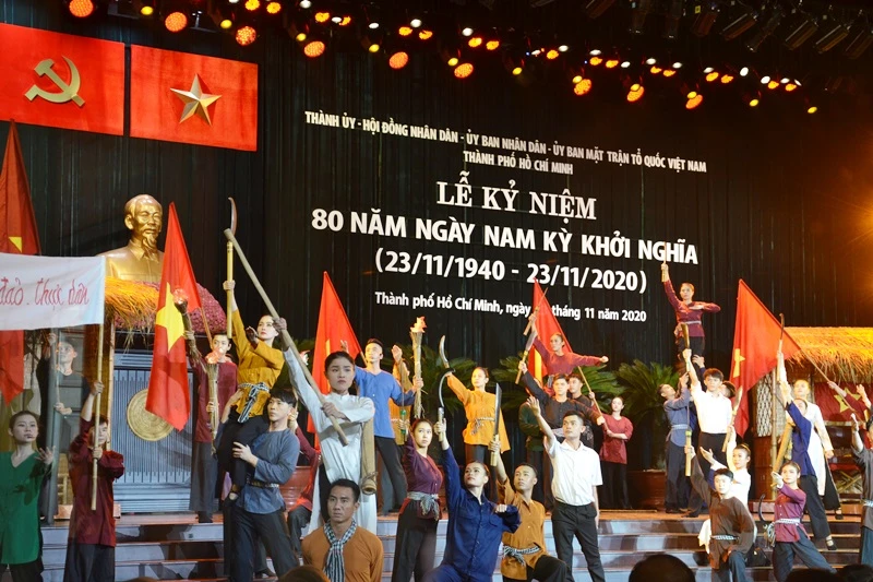 Chương trình sân khấu hóa kỷ niệm 80 năm Ngày Nam Kỳ khởi nghĩa tại TP Hồ Chí Minh.