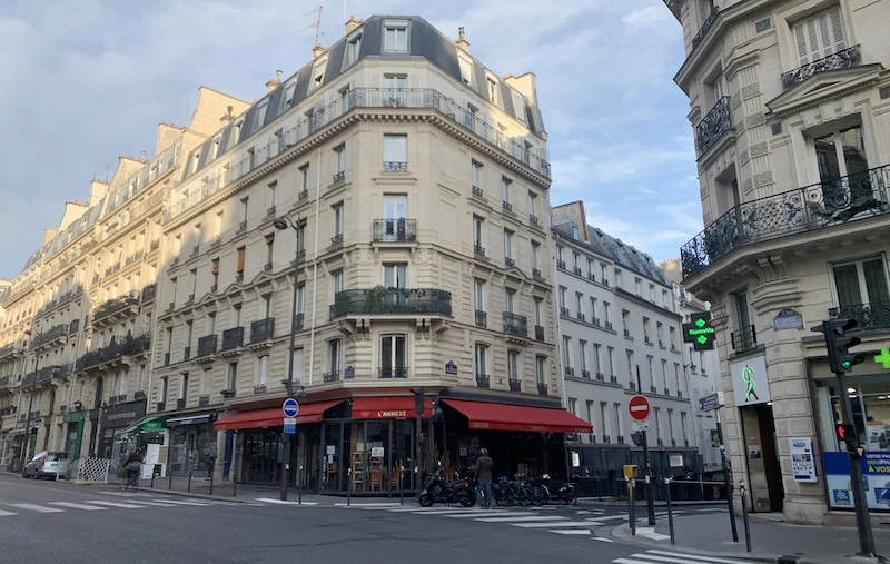Chính phủ Pháp tiếp tục duy trì lệnh đóng cửa nhà hàng, quán bar và cà-phê thêm mấy tuần nữa.