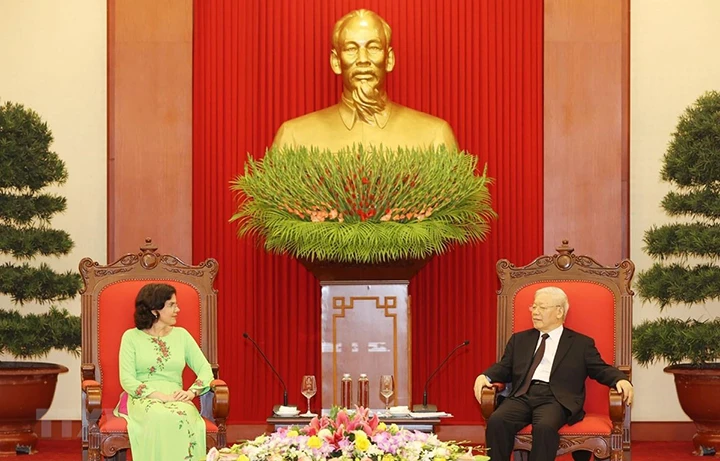 Tổng Bí thư, Chủ tịch nước Nguyễn Phú Trọng tiếp Đại sứ Cộng hòa Cuba chào từ biệt. (Ảnh: Trí Dũng/TTXVN)