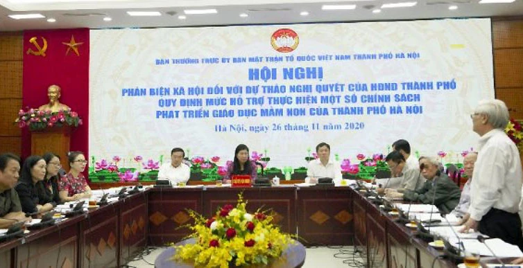 Các đại biểu đóng góp ý kiến Dự thảo Nghị quyết của HĐND TP Hà Nội về quy định mức hỗ trợ thực hiện một số chính sách phát triển giáo dục mầm non.