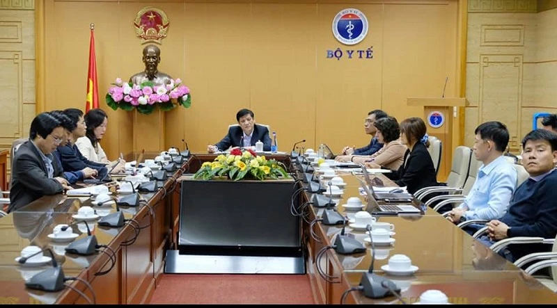 Bộ trưởng Y tế Nguyễn Thanh Long đã triệu tập cuộc họp khẩn với các đơn vị liên quan.