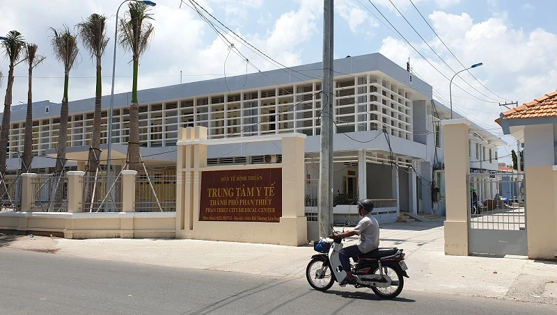 Trung tâm Y tế TP Phan Thiết, nơi xảy ra vụ án “Tham ô tài sản”, trong đó có 5 cán bộ lãnh đạo bị khởi tố về tội “Thiếu trách nhiệm gây hậu quả nghiêm trọng”.