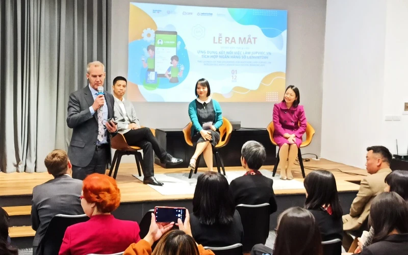 Ông Andrew Barnes, Phó Đại sứ Australia tại Việt Nam chia sẻ về cơ hội việc làm cho phụ nữ.