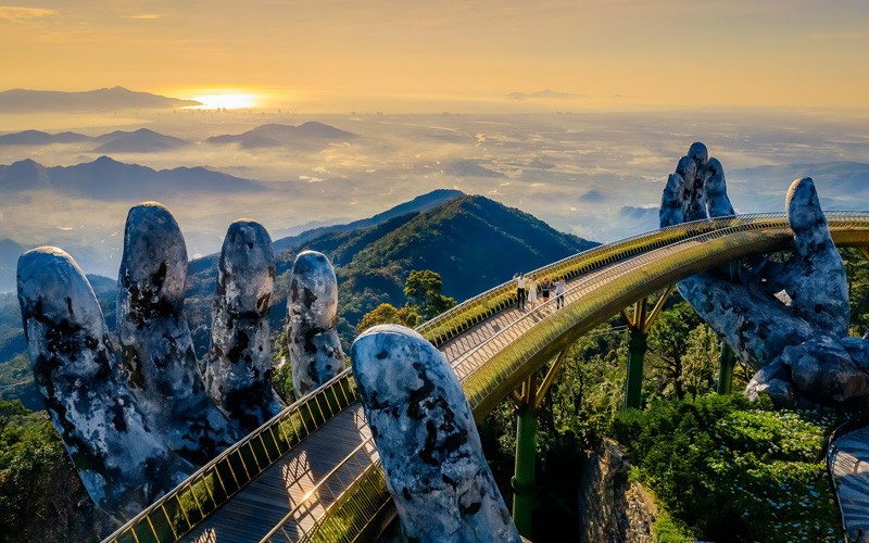 Cầu Vàng - cánh tay nối dài mang Việt Nam ra thế giới
