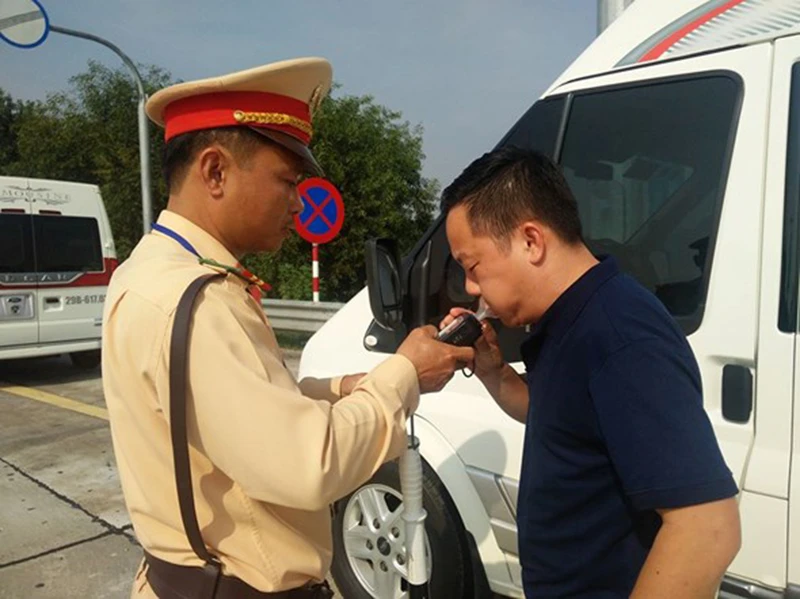 Lực lượng Cảnh sát giao thông (Công an thành phố Hà Nội) sẽ tăng cường kiểm tra, xử lý nghiêm lái xe sử dụng bia rượu.