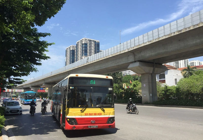 Xe buýt của Hà Nội trong những năm qua được nâng cao chất lượng dịch vụ. Ảnh: DUY LINH