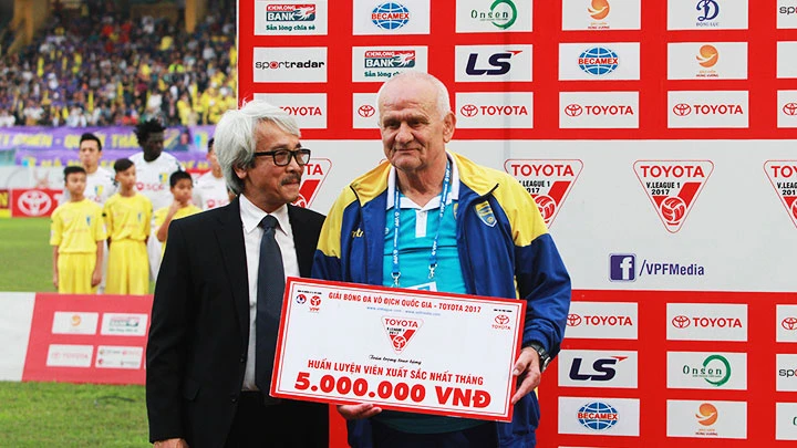 HLV Petrovic sẽ quay lại dẫn dắt CLB Thanh Hóa từ mùa giải V.League 2021. Ảnh: LÊ MINH