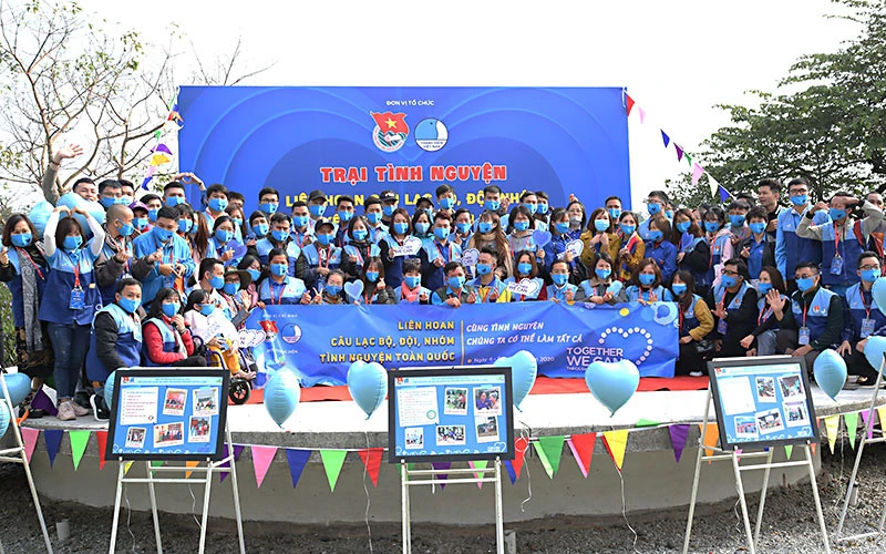 Các "Thủ lĩnh tình nguyện" tiêu biểu của cả nước tại Liên hoan các câu lạc bộ, đội, nhóm tình nguyện toàn quốc lần thứ hai. 