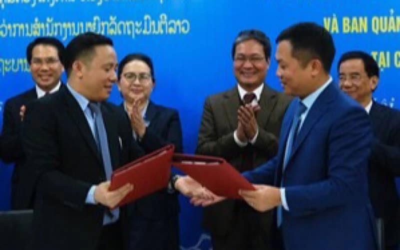Lễ ký kết Biên bản ghi nhớ giữa Ban Quản lý dự án Văn phòng Chính phủ Việt Nam và Ban Quản lý dự án Văn phòng Thủ tướng Lào. (Ảnh: VGP)