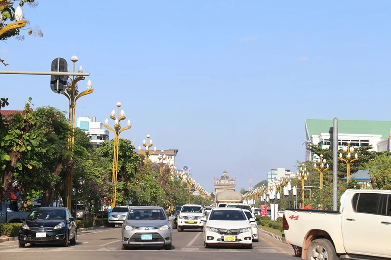Cuộc sống tại Thủ đô Vientiane, Lào, ngày 5-12 vẫn diễn ra bình thường.