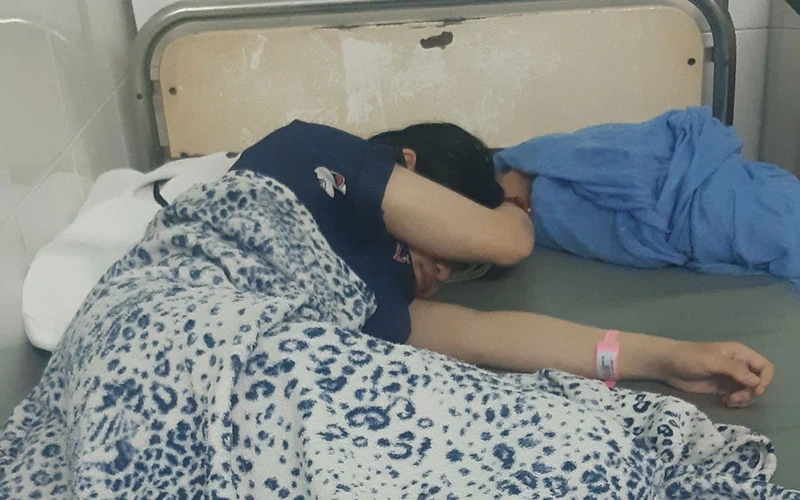 Nữ sinh Y. đang điều trị tại bệnh viện Nhi Đồng 2, thành phố Hồ Chí Minh.