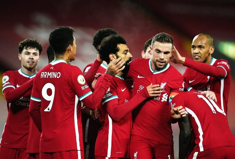 Các cầu thủ Liverpool mừng trận đại thắng 4-0.