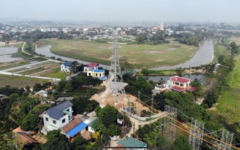 Hoàn thành nâng tải Đường dây 220 kV Hòa Bình - Hà Đông 1.