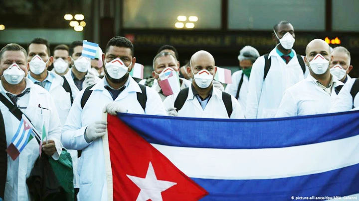 Sự đóng góp của Cuba đối với hệ thống y tế của vùng Caribbe được Caricom đánh giá cao. Ảnh: AP