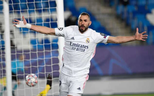 K. Benzema ghi cả hai bàn thắng cho Real Madrid.