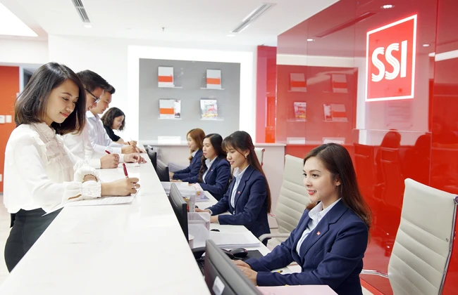 SSI hiện là công ty chứng khoán lớn nhất thị trường chứng khoán Việt Nam với nhiều năm liên tiếp dẫn đầu thị phần môi giới cổ phần và chứng chỉ quỹ.