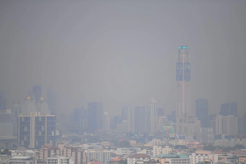 Bụi mịn PM2.5 phủ kín Thủ đô Bangkok của Thái Lan trong nhiều ngày qua.