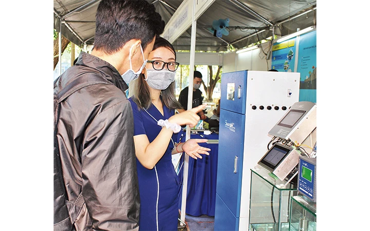 Doanh nghiệp giới thiệu các sản phẩm ứng dụng GIS, viễn thám giúp quản lý đô thị và ứng phó biến đổi khí hậu.