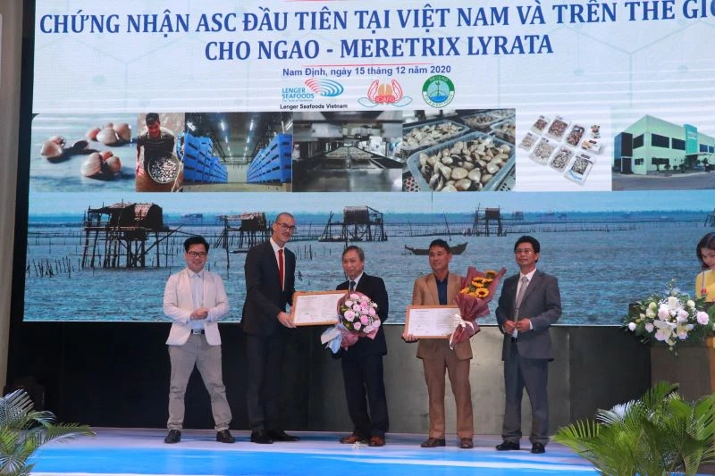 Ông Sofiane Ainseur, Phụ trách Control Union khu vực miền bắc Việt Nam, đại diện đơn vị thẩm định trao chứng nhận ASC cho ngao Meretrix Lyrata.