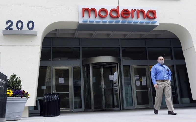 Lối vào trụ sở công ty Moderna tại Mỹ. (Ảnh: AP)
