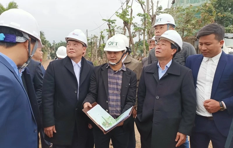 Chủ tịch UBND tỉnh Phú Thọ kiểm tra dự án nghỉ dưỡng Wyndham Thanh Thủy.