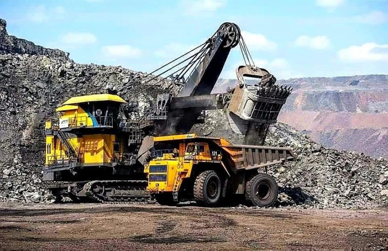 Mỗi năm TKV đổ ra các bãi thải sau khai thác hàng trăm triệu m3 đất, đá thải mỏ.