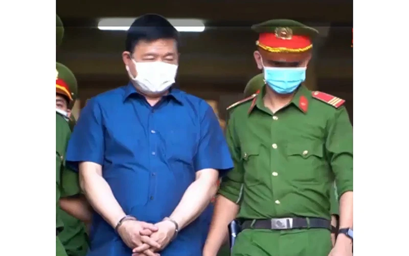Bị cáo Đinh La Thăng nhận mức án 10 năm tù.