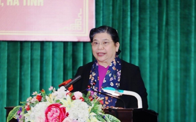 Phó Chủ tịch Thường trực Quốc hội Tòng Thị Phóng phát biểu tại Hội thảo.