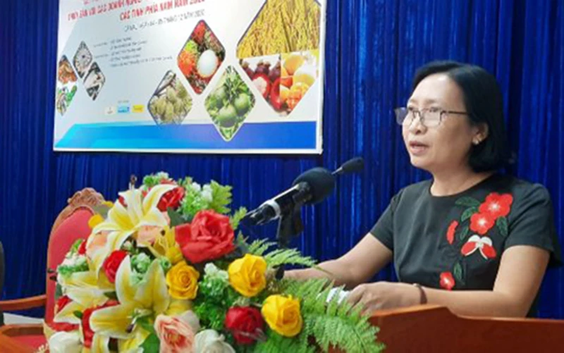 Bà Nguyễn Duy Linh Thảo phát biểu tại Hội nghị Chương trình cấp quốc gia về xúc tiến thương mại 2020 tổ chức tại tỉnh Cà Mau đầu tháng 12-2020.
