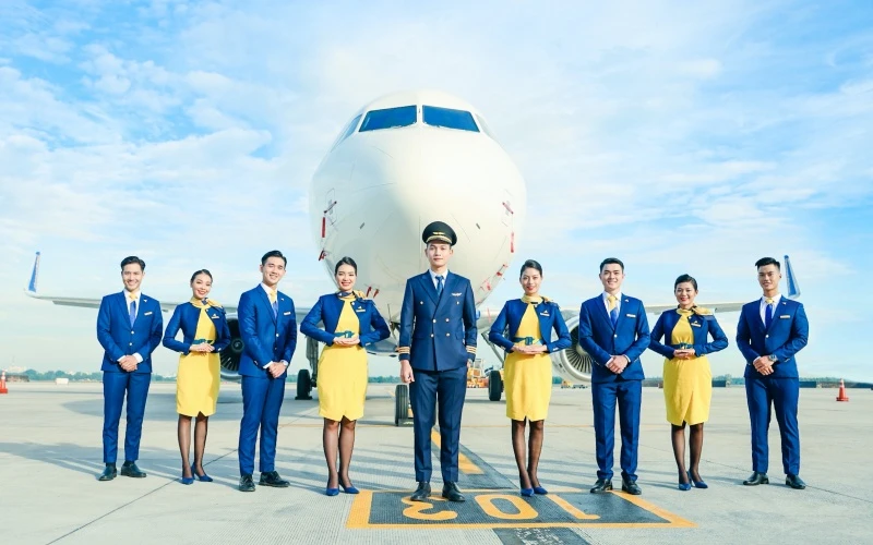 Đội hình tiếp viên của Vietravel Airlines.