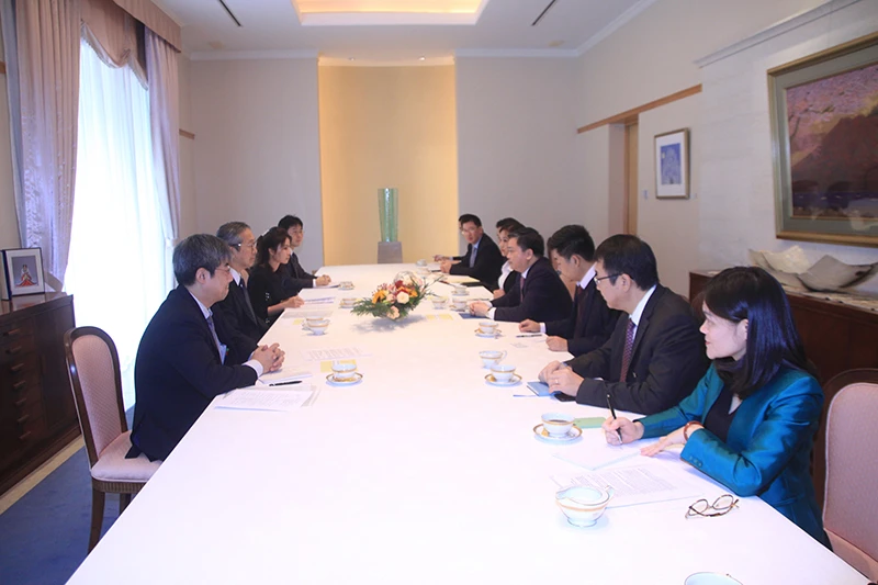 Buổi làm việc song phương giữa Chủ tịch HĐQT VietinBank Lê Đức Thọ cùng đoàn công tác với Đại sứ Nhật Bản tại Việt Nam.