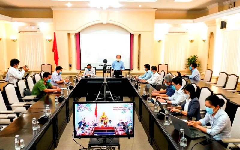 Quang cảnh buổi họp khẩn về công tác phòng, chống dịch bệnh Covid-19 ở Đồng Tháp.