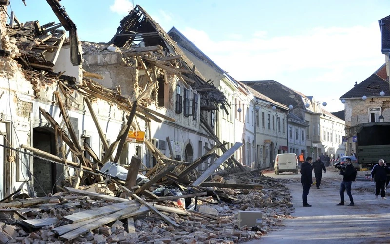 Thị trấn Petrinja là khu vực chịu ảnh hưởng nặng nề nhất bởi trận động đất. (Ảnh: AP)