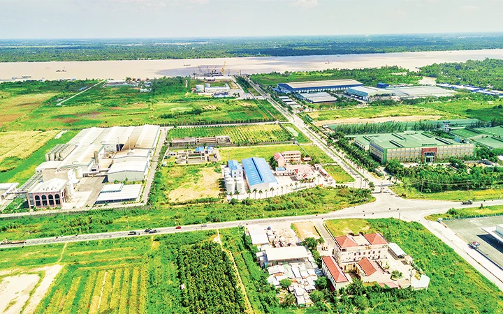 Khu công nghiệp sông Hậu, huyện Châu Thành. Ảnh: LÝ ANH LAM