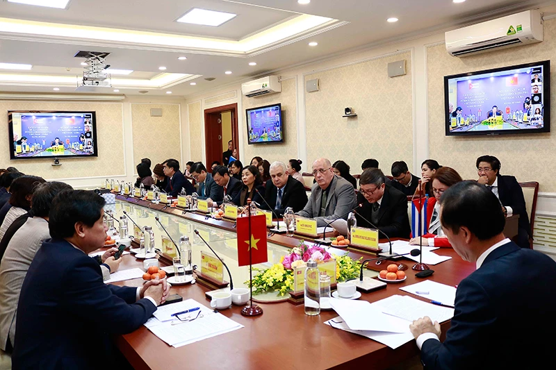 Các đại biểu dự kỳ họp thứ 38 Ủy ban Liên Chính phủ Việt Nam - Cu-ba.