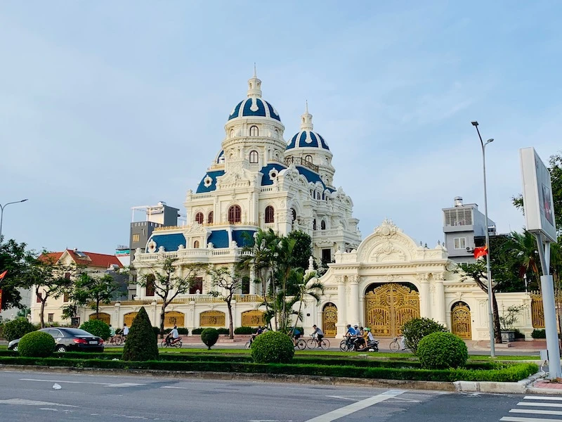 Lâu đài tráng lệ của đại gia Ngô Văn Phát tại Hải Phòng