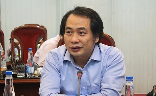 ThS, BS Nguyễn Trung Cấp, Phó Giám đốc chuyên môn Bệnh viện Bệnh Nhiệt đới Trung ương thông tin về tình hình điều trị cho BN 1.465.