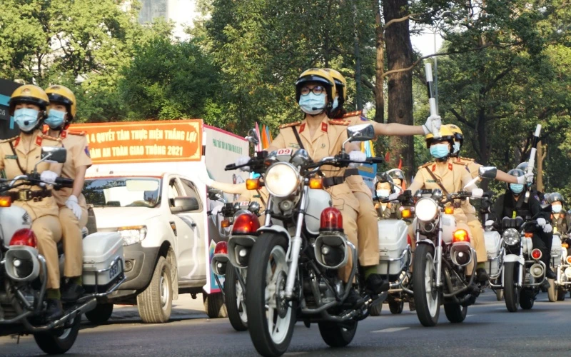 Lực lượng Cảnh sát giao thông, Công an TP Hồ Chí Minh ra quân phát động năm An toàn giao thông 2021. 
