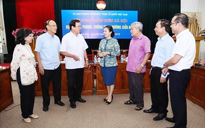 Các đại biểu dự Hội nghị Phản biện xã hội đối với Dự án Luật Phòng, chống tham nhũng (sửa đổi) do Ủy ban T.Ư MTTQ Việt Nam tổ chức.