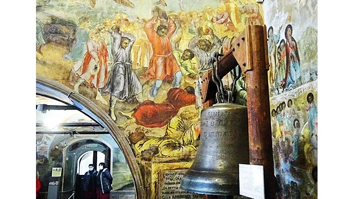“Chiếc chuông bị lưu đày” tại Nhà thờ Dmitri. Ảnh: RIA NOVOSTI